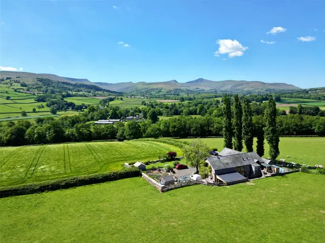 Llanfrynach, Brecon, photo 1
