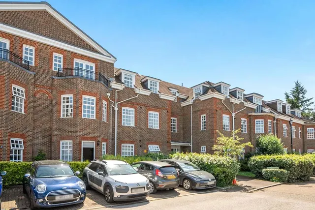 Castle Village, Berkhamsted, photo 1