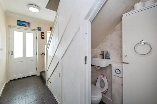 Photo 3 — Blue Bell Close, Hyde, Greater Manchester, SK14