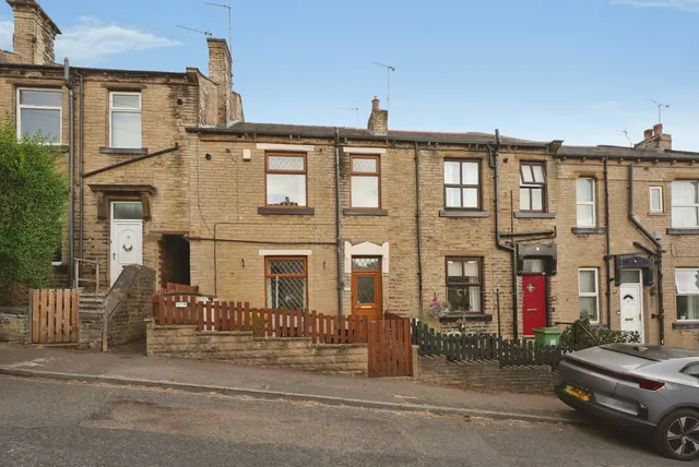 Richardson Street, Oakenshaw, BD12, photo 1