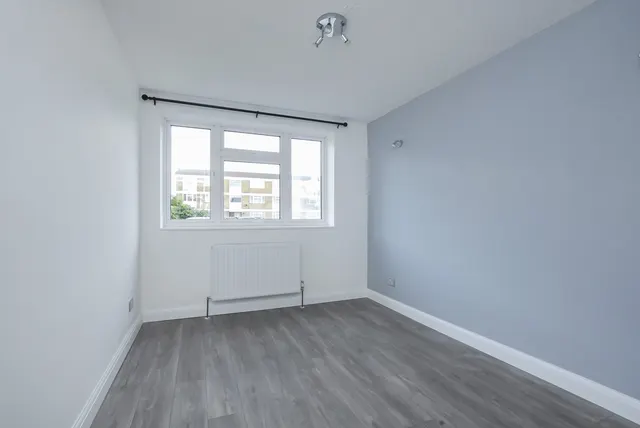 Photo 3 — Eden Close, Langley, Berkshire, SL3 8TZ