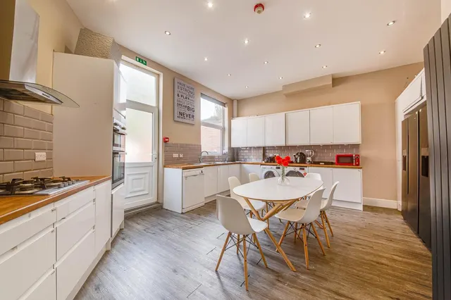 10 bedroom house, Burns Street, NG7