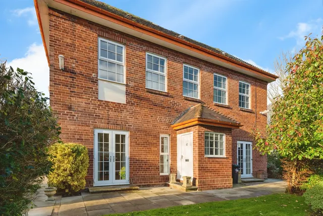 Kingsley Road, FRODSHAM, photo 1