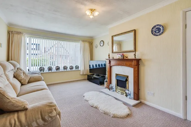 Louise Gardens, Westhoughton, BL5, photo 3