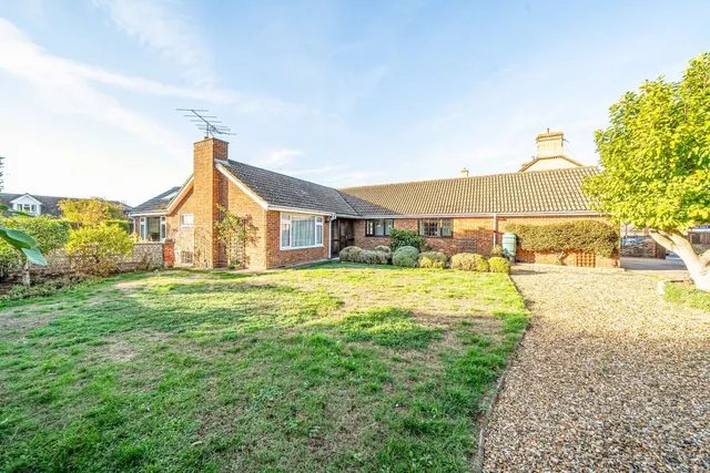 3 bedroom house, Victoria Road, Shefford, SG17