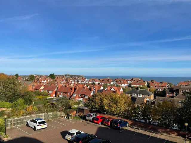 Filey Road, Scarborough, YO11, photo 2