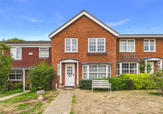 Wellington Court, Spencers Wood, RG7, photo 1