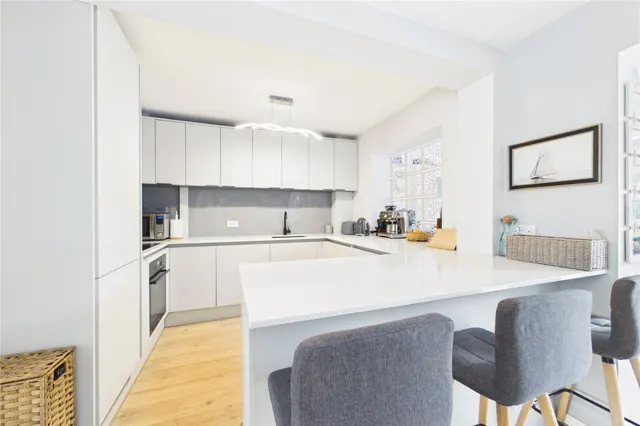 Wellington Court, Spencers Wood, RG7, photo 3