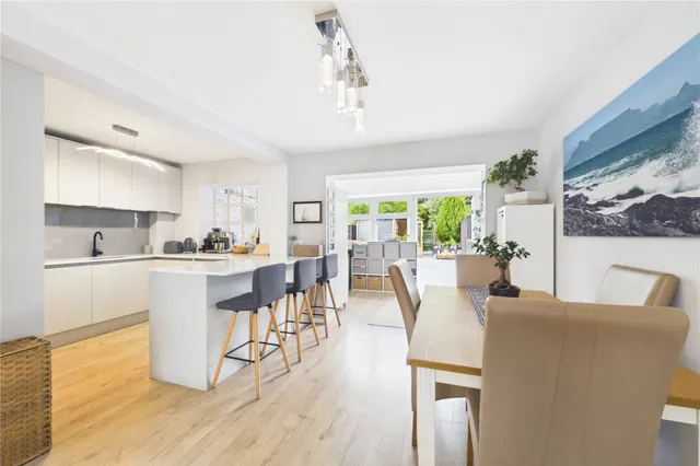 Wellington Court, Spencers Wood, RG7, photo 2