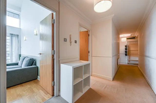 Photo 3 — 27 Greenfell Mansions, Glaisher Street, London