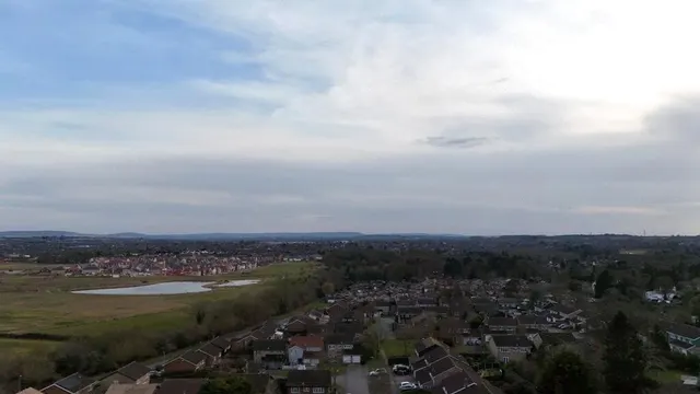Photo 2 — Isis Walk, Leighton Buzzard, Bedfordshire, LU7