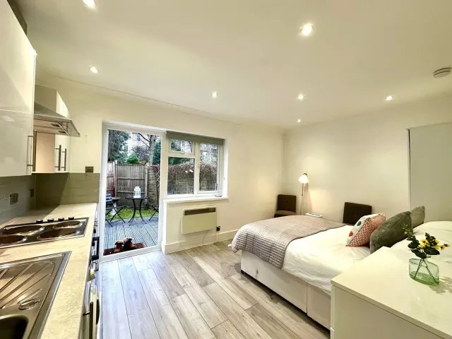 Aberdare Gardens, London, NW6, photo 3
