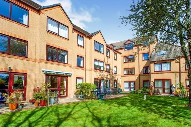 Lychgate Court, 34 Friern Park, London, Uk, N12, photo 1