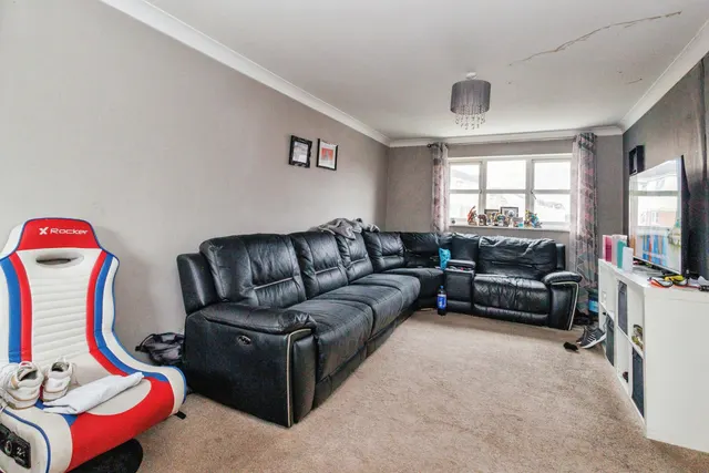 Photo 2 — Blueberry Avenue, Manchester, Greater Manchester, M40