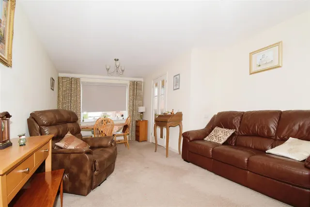 Sandhurst Street, Oadby, LE2, photo 2