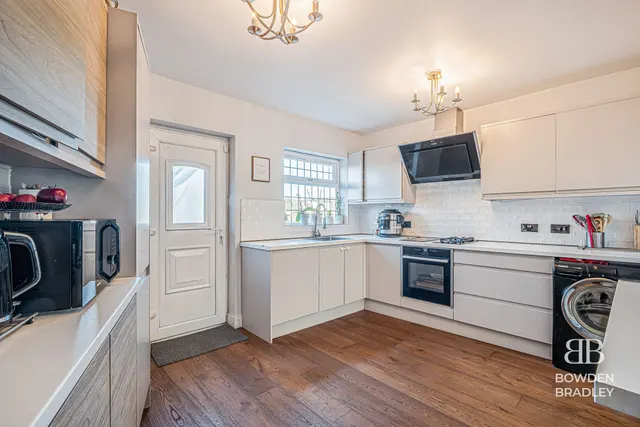 Photo 2 — Caterham Avenue, Clayhall, IG5