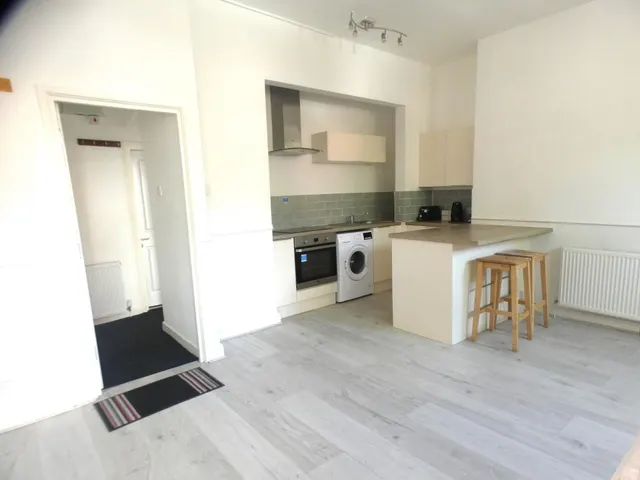 Photo 2 — Hathersage Road, Manchester, M13