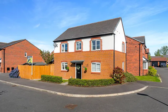 Andover Close, Widnes, Widnes, WA8 9BQ, photo 1