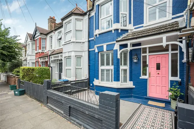 Photo 3 — Links Road, Tooting