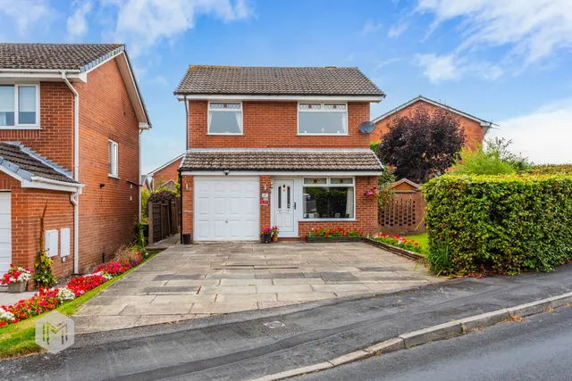 Upper Lees Drive, Westhoughton, Bolton, BL5 3UE, photo 1