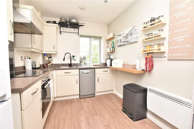 Willow Way, Whinmoor, LS14, photo 3