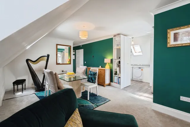 Hillside Road, Haslemere, GU27, photo 2