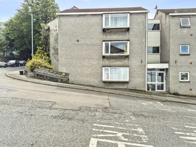 Brook Court, photo 1