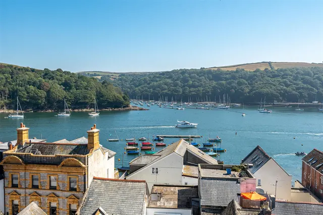 Bull Hill, Fowey, photo 1