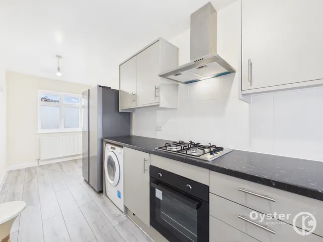 North Circular Road, London, NW2, photo 3