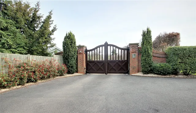 Photo 2 — Brickendon Lane, Brickendon, Hertford, Hertfordshire, SG13 8NY