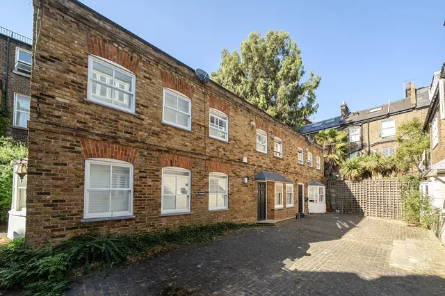 7 Hazlitt Mews, London, photo 1