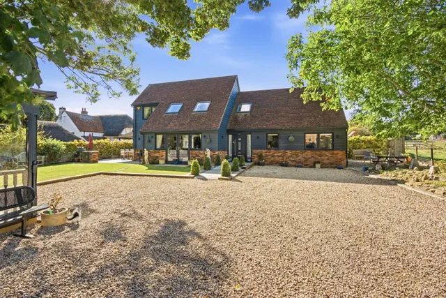 Barnett Way, Bierton, photo 3