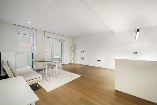 Belvedere Row, Fountain Park Way, W12, photo 2