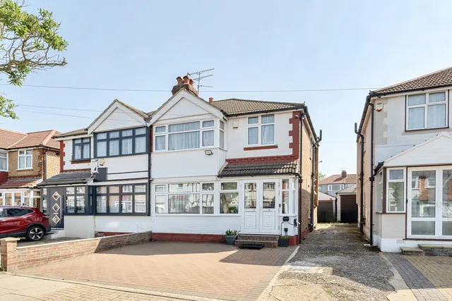 Morley Crescent East, Stanmore, HA7, photo 1