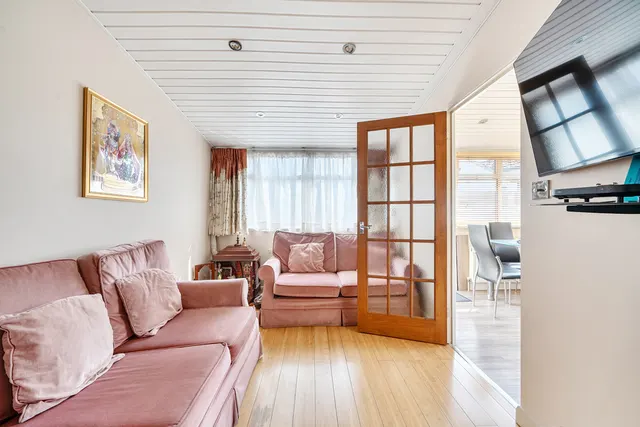 Morley Crescent East, Stanmore, HA7, photo 3