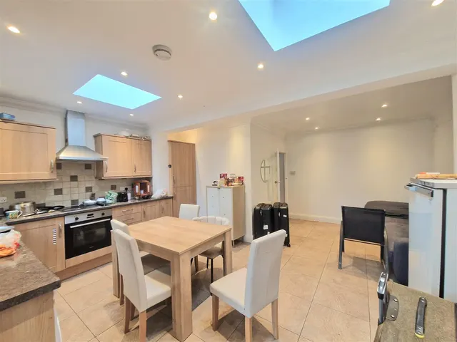 St. Pauls Avenue, Harrow, photo 2
