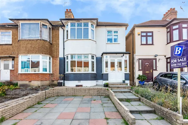 Romford, RM1, photo 1