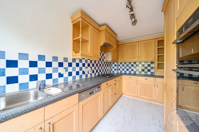 Silistria Close, Knaphill, GU21, photo 3