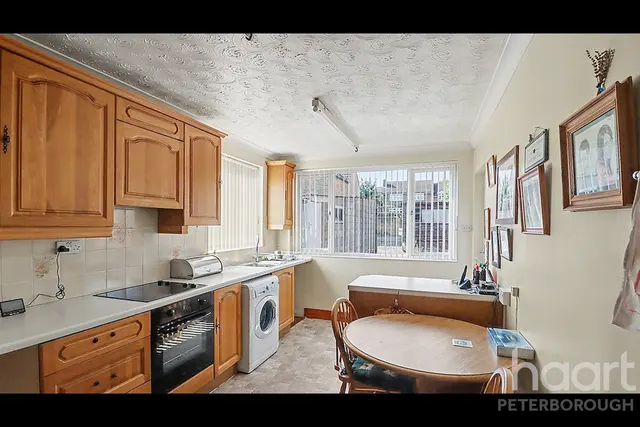 Park Street, Kings Cliffe, PE8, photo 2