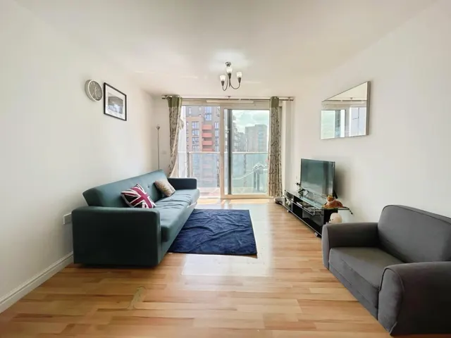 Prince Regent Road, Hounslow, photo 1