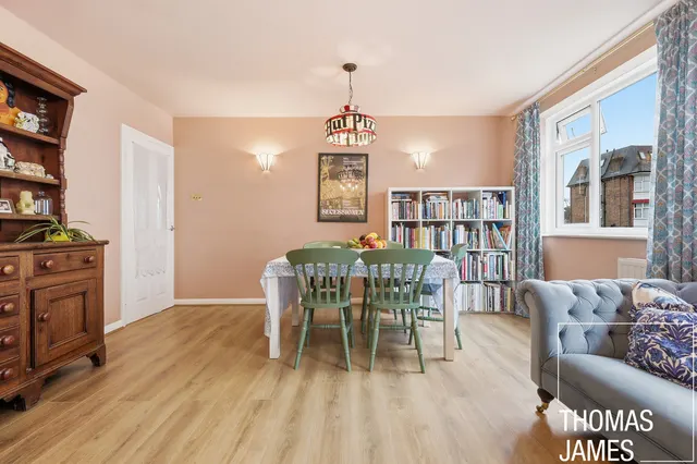Maurice Court, London, N22, photo 3