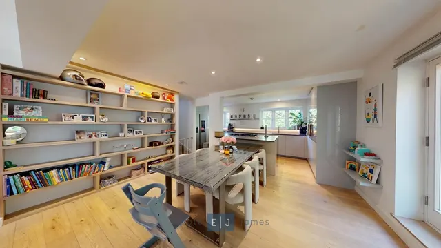 Epping New Road, Buckhurst Hill, IG9, photo 2