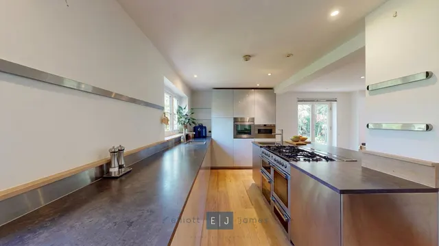 Epping New Road, Buckhurst Hill, IG9, photo 3