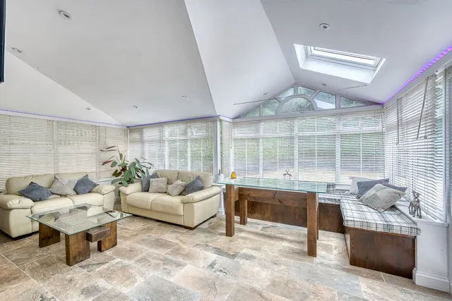 Pool Meadow, Cheslyn Hay, WS6, photo 3