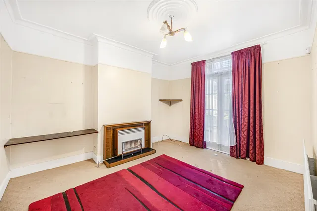 Sandringham Road, Wood Green, N22, photo 3