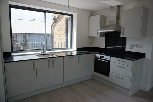 Photo 3 — Spencer Road, London, W3 6DN
