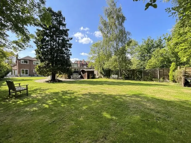Outwood Drive, Heald Green, photo 3