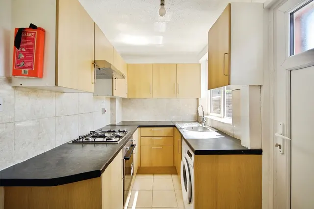 Photo 2 — Canonsleigh Road, DAGENHAM, ESSEX, RM9