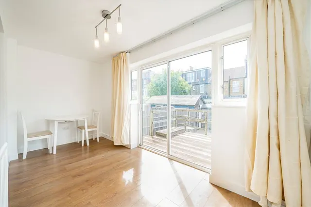 Drayton Grove, W13, photo 3