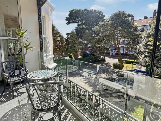 Owls Road, BH5, photo 1